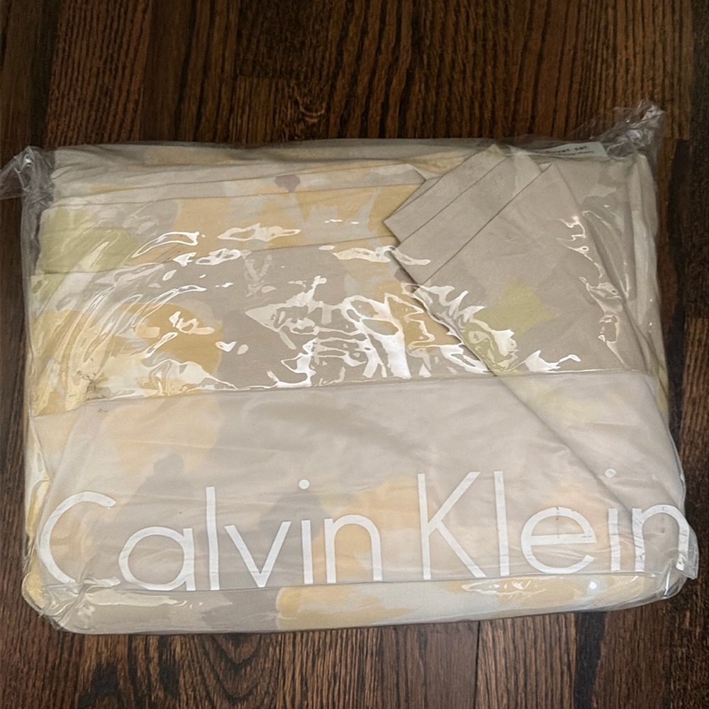 Calvin Klein King duvet set new in bag